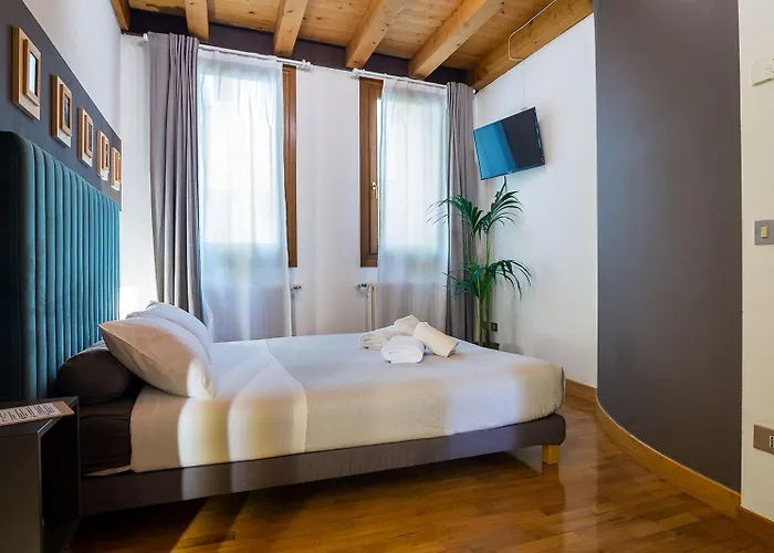 Castelmenardo39 4* טרוויסו